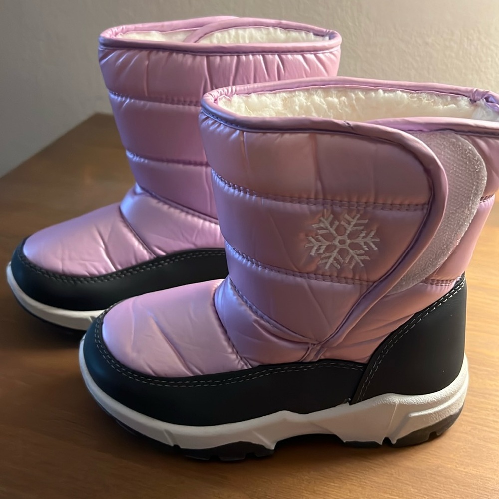 Girls metallic snow/winter boots. Size 12